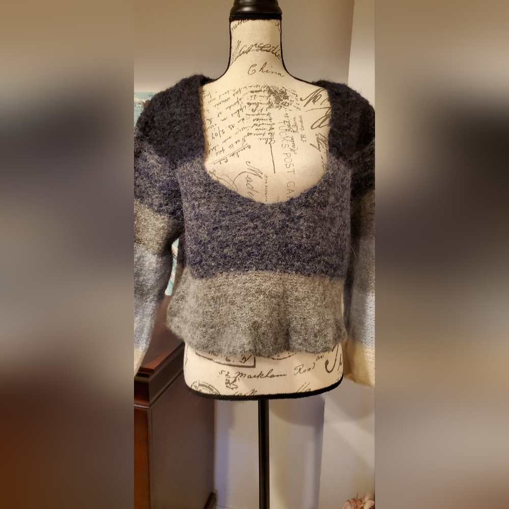 FREE PEOPLE WOMEN'S MULTICOLOR  DEEP V-NECK SWEATER SIZE XS. - Picture 3 of 9